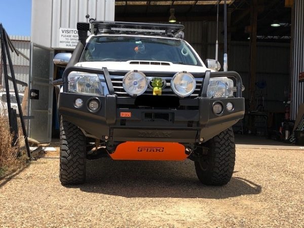 Piak 3 Loop Premium Front Bull bar - Toyota Hilux 2011-2015